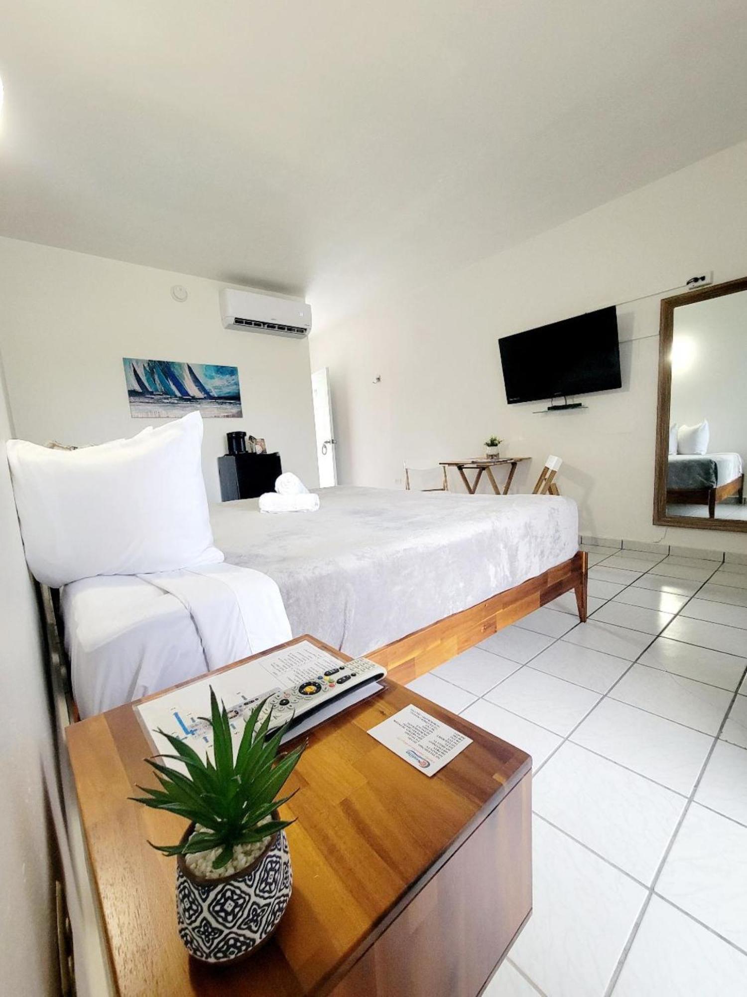Nautilus By La Jamaca Hotels-Downtown La Parguera ลาคาส ภายนอก รูปภาพ